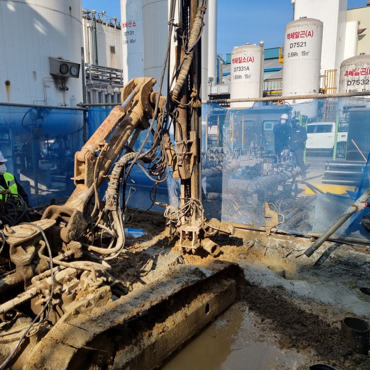 반석기초이앤씨(주) | 세아창원특수강 질소탱크시설 증설공사 Micro Pile